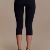 Blanca stretch crêpe capribroek – Zwart Blanca stretch crêpe capribroek – Zwart