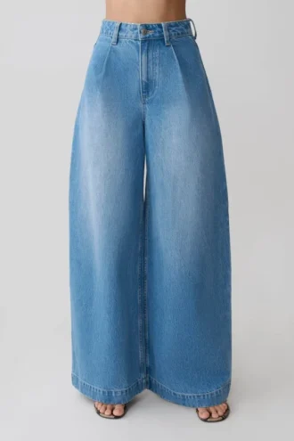 Bobby oversized jeans met plooi aan de voorkant – Zomerblauw
