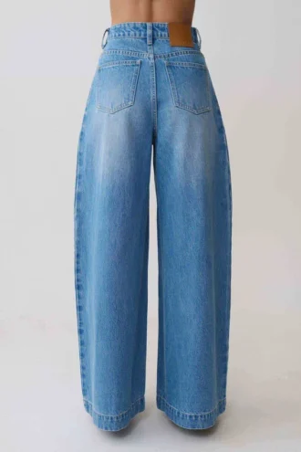 Bobby oversized jeans met plooi aan de voorkant – Zomerblauw