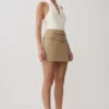 Marielle mini-rok met dubbele riem – taupe Marielle mini-rok met dubbele riem – taupe