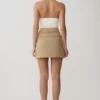 Marielle mini-rok met dubbele riem – taupe Marielle mini-rok met dubbele riem – taupe