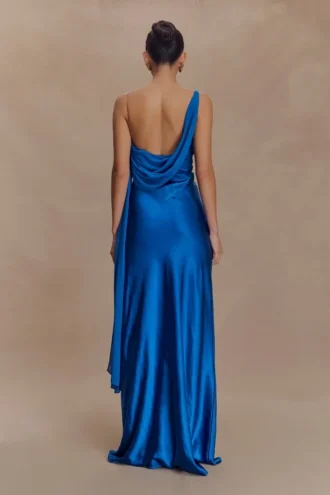 Carah maxi-jurk van satijn en chiffon – kobalt