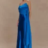Carah maxi-jurk van satijn en chiffon – kobalt Carah maxi-jurk van satijn en chiffon – kobalt