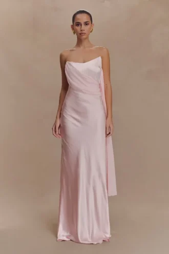 Carah maxi-jurk van satijn en chiffon – lichtroze