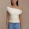 Carley off-shoulder gebreide top – ivoor Carley off-shoulder gebreide top – ivoor