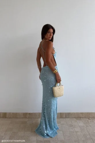Carmen gehaakte maxi-jurk met pailletten en open rug – Blauw