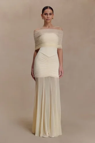 Caspian slinky en mesh off-shoulder maxi-jurk – ivoor