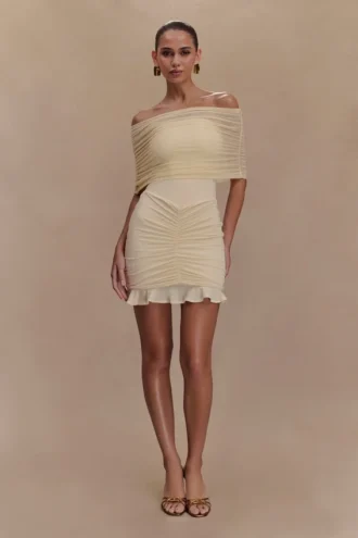 Caspian Slinky en mesh off-shoulder mini-jurk – ivoor