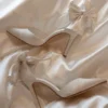 Charmante satijnen strikhak – Wit Charmante satijnen strikhak – Wit