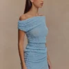 Chloe off-shoulder bouclé-gebreide top – lichtblauw Chloe off-shoulder bouclé-gebreide top – lichtblauw