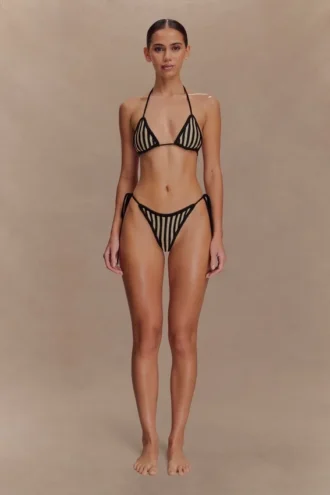 Corrie gehaakt bikini-broekje met strik – Zwart en neutrale strepen