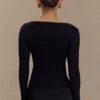 Culver gedrapeerde top met gedraaide brei – Zwart Culver gedrapeerde top met gedraaide brei – Zwart