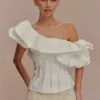 Debbie One Shoulder Bubble Top – Wit Debbie One Shoulder Bubble Top – Wit