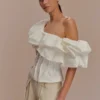 Debbie One Shoulder Bubble Top – Wit Debbie One Shoulder Bubble Top – Wit