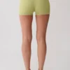 Dimitri mini-gebreide Shorts met riem – licht olijfgroen Dimitri mini-gebreide Shorts met riem – licht olijfgroen