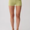 Dimitri mini-gebreide Shorts met riem – licht olijfgroen Dimitri mini-gebreide Shorts met riem – licht olijfgroen