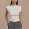 Ellia mouwloze top met hoge hals – Wit