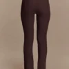 Elodie geribbelde gebreide broek – Chocolade Elodie geribbelde gebreide broek – Chocolade