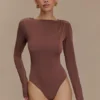 Elsie bodysuit met schoudervullingen – Chocoladebruin Elsie bodysuit met schoudervullingen – Chocoladebruin