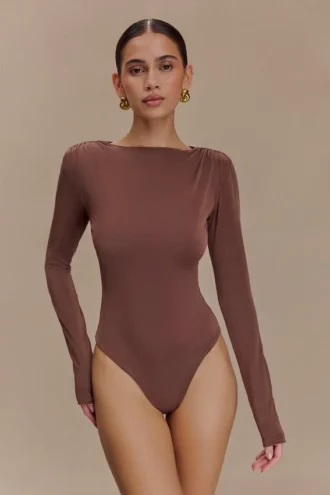 Elsie bodysuit met schoudervullingen – Chocoladebruin