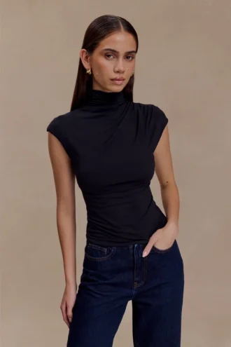 Freesia mouwloze top met hoge hals – Zwart