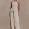 Gabby asymmetrische halslijn linnen top met kralen – naturel Gabby asymmetrische halslijn linnen top met kralen – naturel