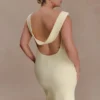 Galilea crêpe gedrapeerde maxi-jurk – Lemon Galilea crêpe gedrapeerde maxi-jurk – Lemon