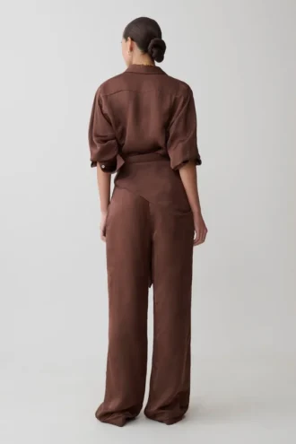Gia satijnbroek met geknoopte tailleband – Chocoladebruin