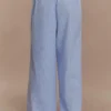 Hansen broek met wijde pijpen – Blauw met krijtstreep Hansen broek met wijde pijpen – Blauw met krijtstreep