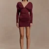 Hayden mini-jurk met lange mouwen en diepe halslijn – Bordeauxrood Hayden mini-jurk met lange mouwen en diepe halslijn – Bordeauxrood