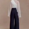 Ida doorschijnende asymmetrische cape met lange mouwen – Wit Ida doorschijnende asymmetrische cape met lange mouwen – Wit