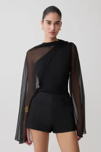 Ida doorschijnende asymmetrische cape met lange mouwen – Zwart
