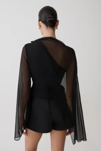 Ida doorschijnende asymmetrische cape met lange mouwen – Zwart
