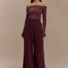 Jacqueline geplooide broek met wijde pijpen – Mahonie Jacqueline geplooide broek met wijde pijpen – Mahonie