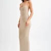 Jasmyn Hot Fix maxi-jurk met mesh-rug – Nude