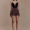 Jasper doorschijnende bodysuit met diep decolleté van kant – Zwart Jasper doorschijnende bodysuit met diep decolleté van kant – Zwart