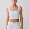 Josephine crop top met open rug – IJsblauw Josephine crop top met open rug – IJsblauw