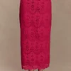 Kensley Broderie Midi-rok – Dragonfruit Kensley Broderie Midi-rok – Dragonfruit