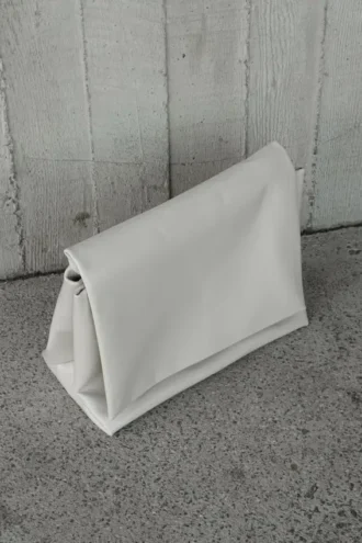 Kiera oversized clutch van imitatieleer – ivoor