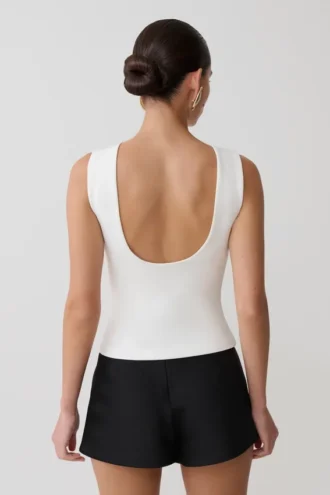 Kyra scuba-crêpe top met open rug – Wit