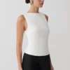 Kyra scuba-crêpe top met open rug – Wit Kyra scuba-crêpe top met open rug – Wit