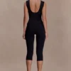Kyra top met open rug van scubacrêpe – Zwart Kyra top met open rug van scubacrêpe – Zwart