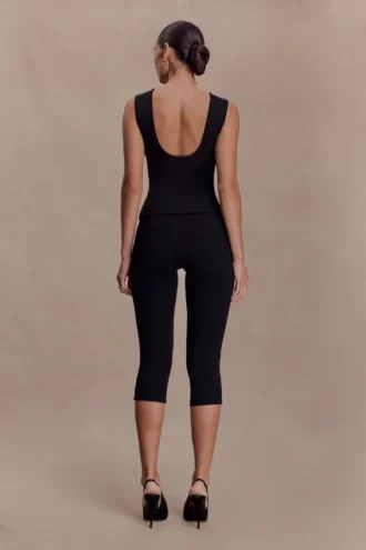Kyra top met open rug van scubacrêpe – Zwart