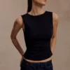Kyra top met open rug van scubacrêpe – Zwart Kyra top met open rug van scubacrêpe – Zwart