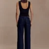 Kyra top met open rug van scubacrêpe – Zwart Kyra top met open rug van scubacrêpe – Zwart