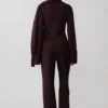 Lara gebreid vest met sjaal – Chocolade Lara gebreid vest met sjaal – Chocolade