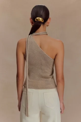 Leone metallic gebreide top met één schouder – goud Leone metallic gebreide top met één schouder – goud