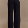 Lindie broek met rechte pijpen – Zwart Lindie broek met rechte pijpen – Zwart