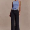Lola geribbelde mouwloze top met details – Korenbloemblauw Lola geribbelde mouwloze top met details – Korenbloemblauw