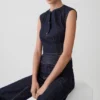 Loraine mouwloze Denim Top – Indigo Pinstripe Loraine mouwloze Denim Top – Indigo Pinstripe